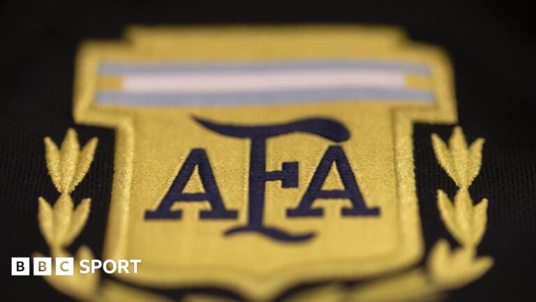Argentine player, 18, dies during knee surgery