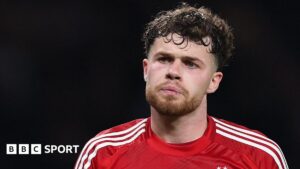 Defender Williams signs new four-year deal with Forest